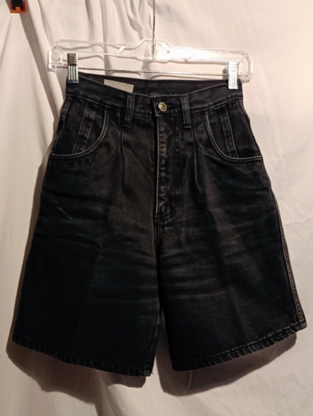 🫛Vintage Rio black denim shorts in size 3